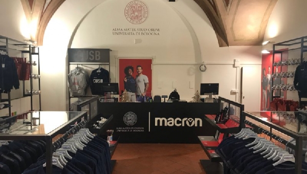 Macron, nato all'Alma Mater di Bologna un nuovo Unibo Store